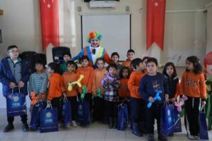 Muğla Büyükşehir Belediyesi, çocuklara geri dönüşüm bilinci kazandırmak amacıyla Emin