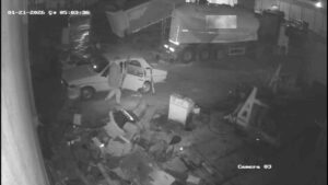 Muğla’da oto sanayi sitesinde bir iş yerinde, iki kişinin hurdaları