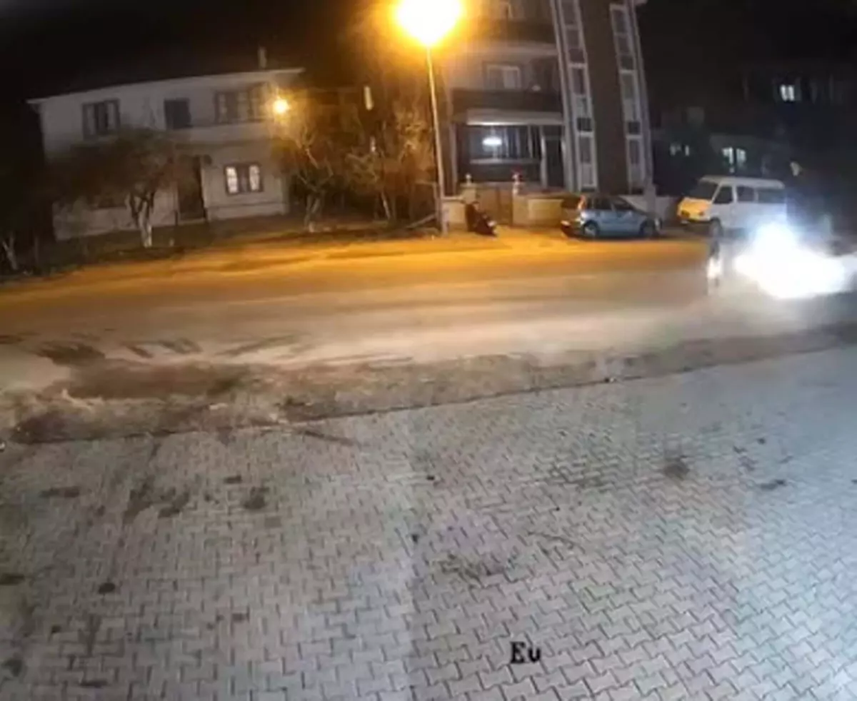 Muğla'nın Dalaman ilçesinde, yolun karşısına geçerken otomobilin çarptığı 9 yaşındaki