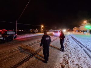 Muğla’nın Seydikemer ilçesine bağlı Karabel mevkiinde etkili olan kar yağışı