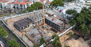 Depreme dayanıksız olduğu tespit edilerek yıkımı tamamlanan Menteşe ilçesi Orhaniye