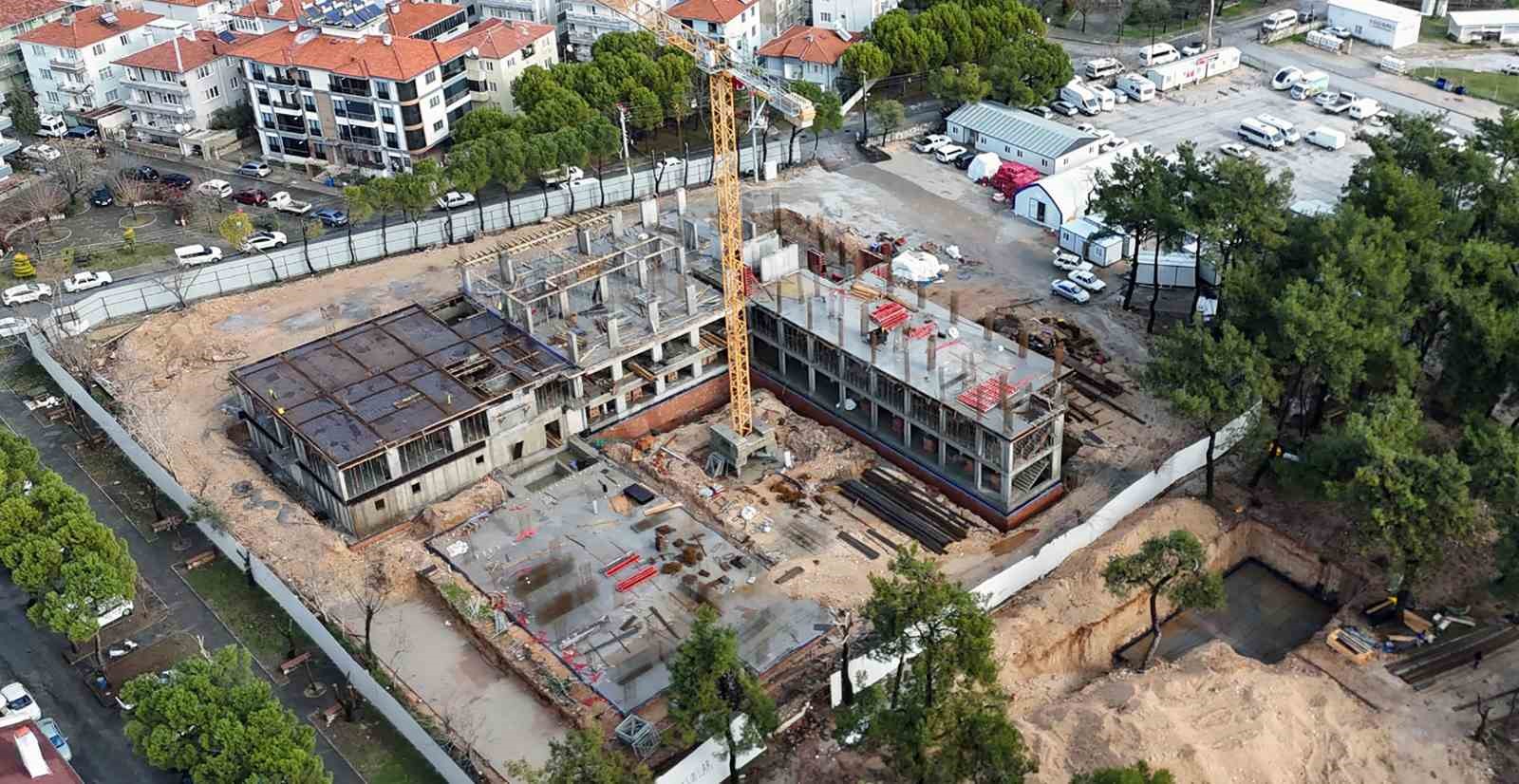 Depreme dayanıksız olduğu tespit edilerek yıkımı tamamlanan Menteşe ilçesi Orhaniye