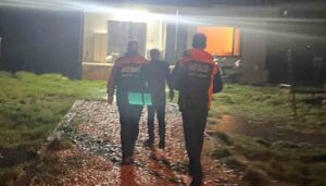 Muğla’nın Menteşe ilçesi Yerkesik Mahallesinde aşırı yağış nedeniyle aracı sürüklenen