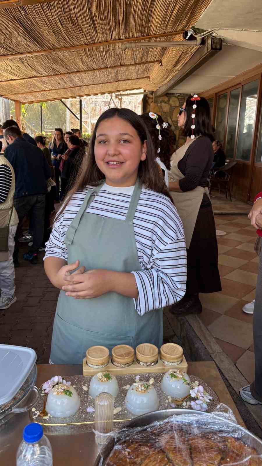 Muğla’nın Datça ilçesinde düzenlenen 7. Datça Badem Çiçeği Festivali’nde, 13