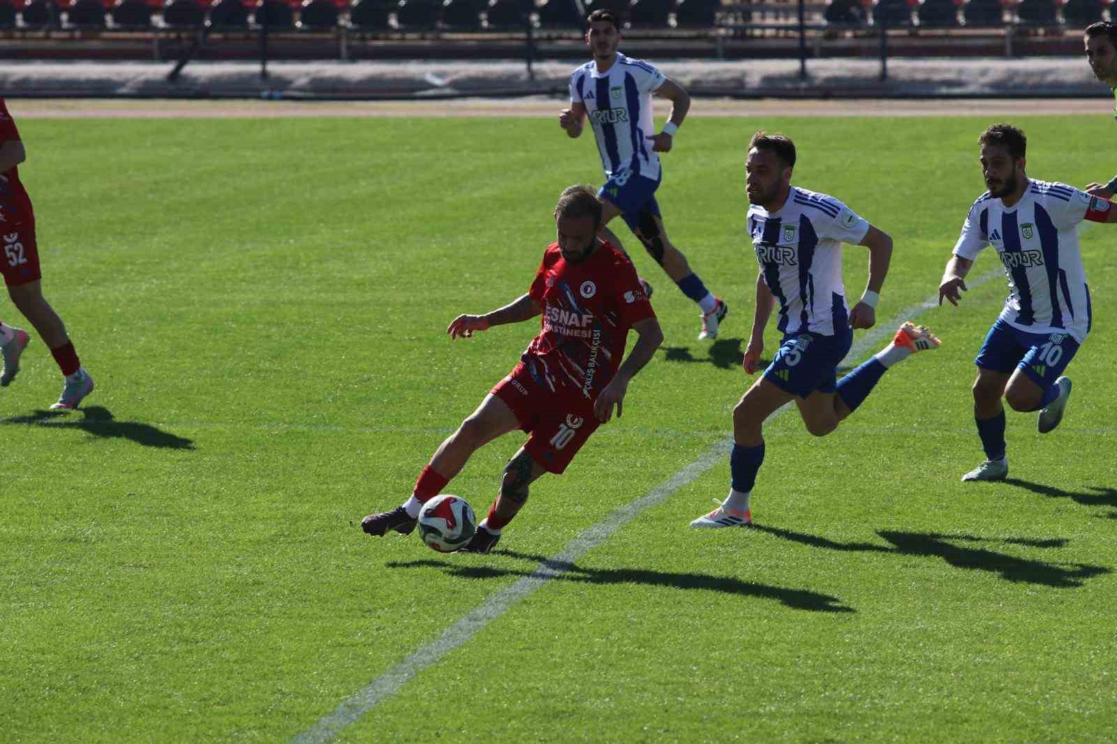 TFF 2. Lig Kırmızı Grup 24. hafta maçında Fethiyespor, sahasında