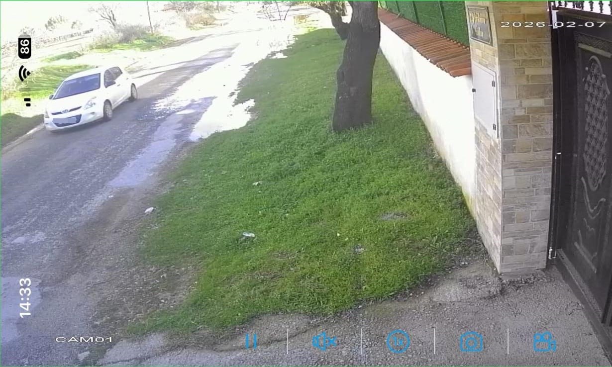 Muğla’nın Menteşe ilçesinde evinin önünden yavru köpeğini çalan hırsıza çağrıda