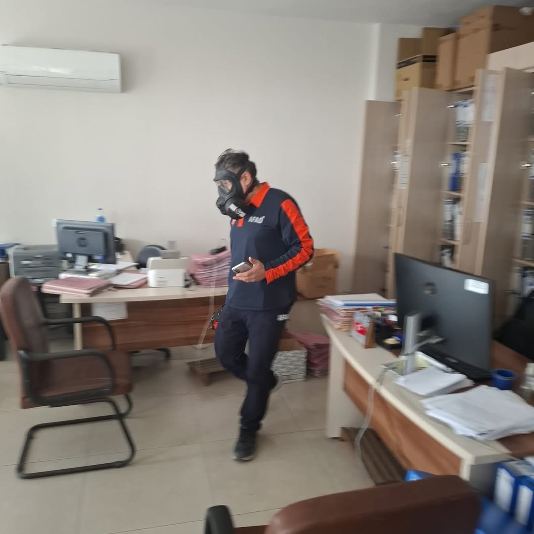 Muğla’nın Köyceğiz ilçesinde depo denetimi sırasında kimyasal gaza maruz kalan