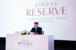 Sinpaş, doğal güzellikleri, eşsiz koyları ve turizm potansiyeliyle Türkiye’nin gözde