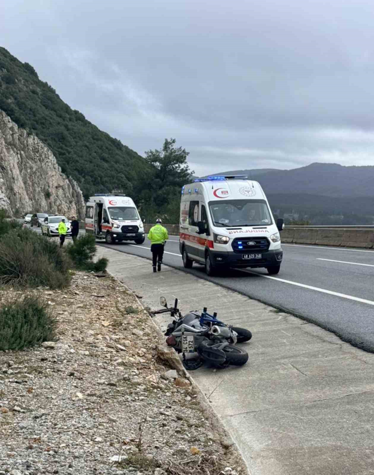 Muğla-Antalya karayolu Menteşe Devrant mevkiinde meydana gelen tek taraflı motosiklet