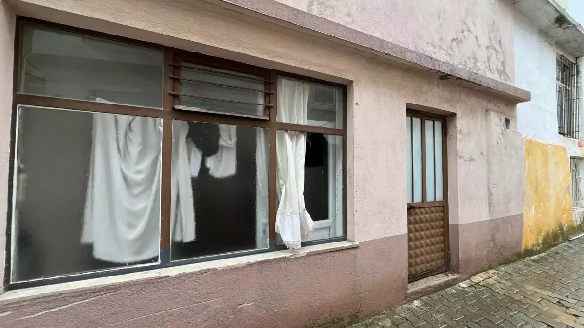 Muğla'nın Menteşe ilçesinde çakmak gazı soluyan 7 kişi patlama sonrası