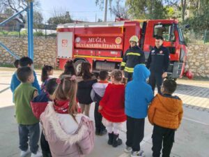 Muğla Büyükşehir Belediyesi İtfaiye Daire Başkanlığı ekipleri, Ula ilçesi Kızılyaka