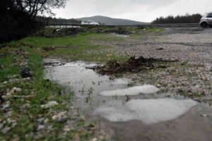 Muğla genelinde etkili olan sağanak yağış, yüksek kesimlerde yer yer