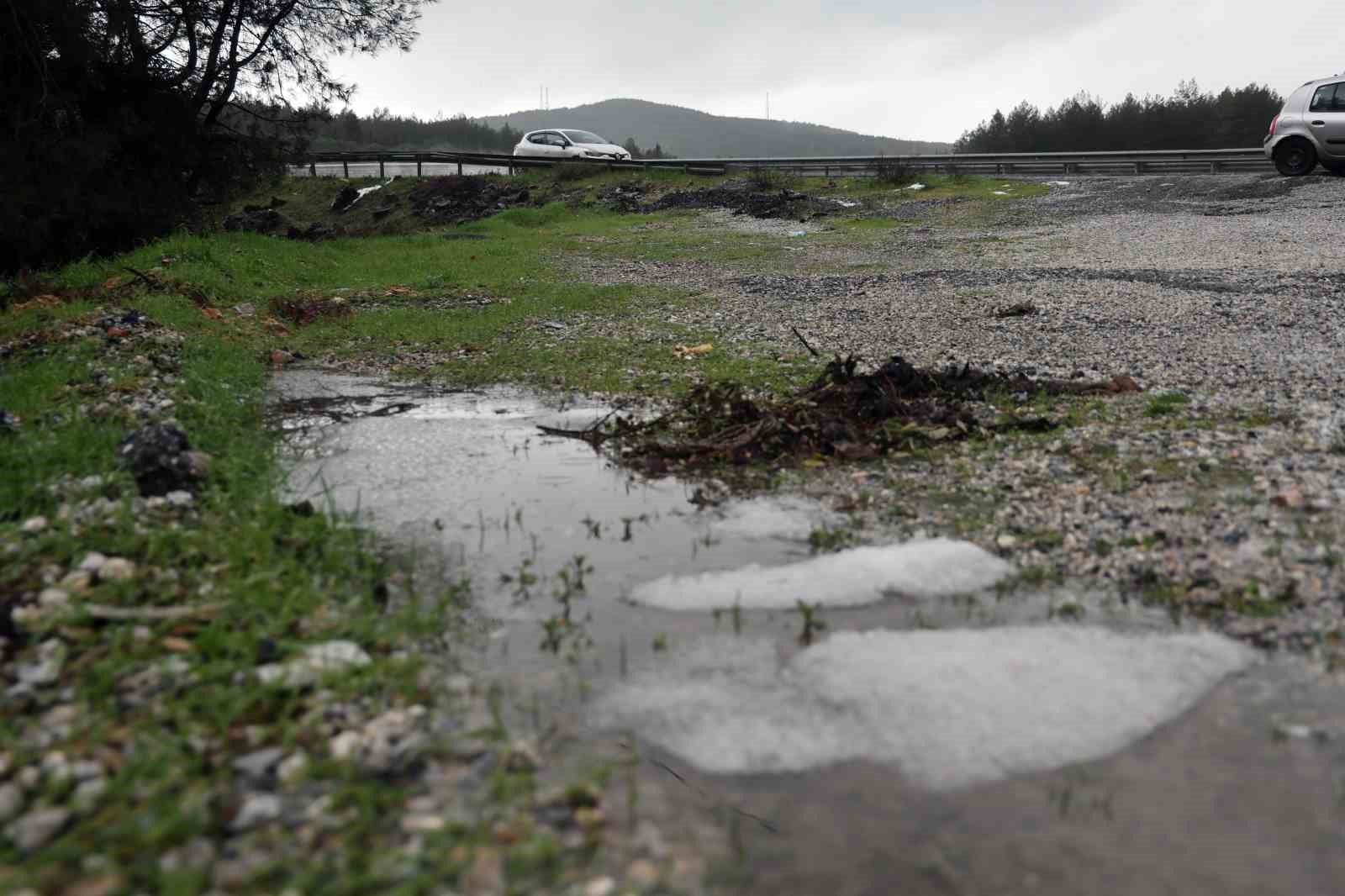 Muğla genelinde etkili olan sağanak yağış, yüksek kesimlerde yer yer