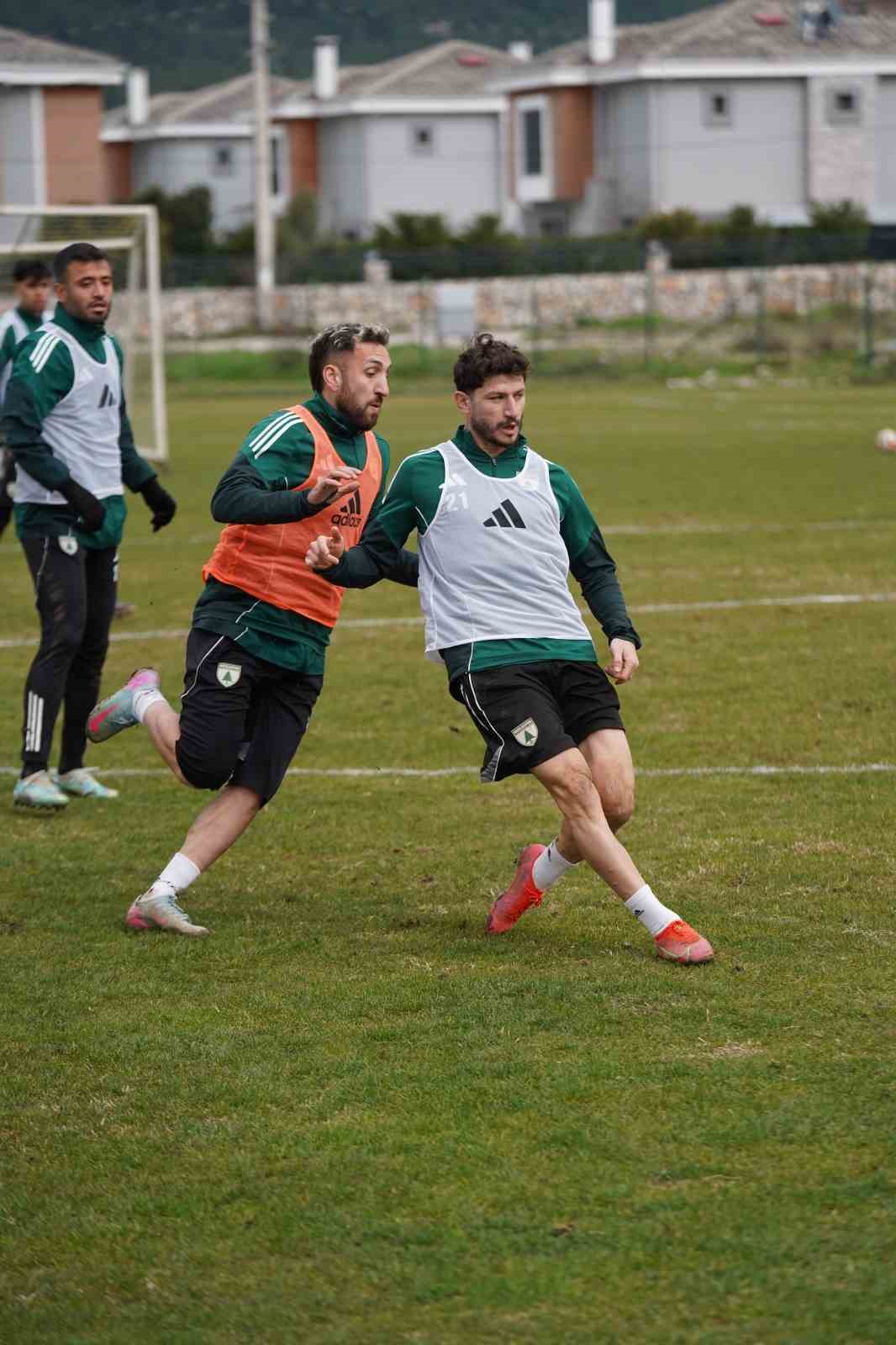 TFF 2. Lig Beyaz Grup’ta şampiyonluk mücadelesi veren Muğlaspor, ligin