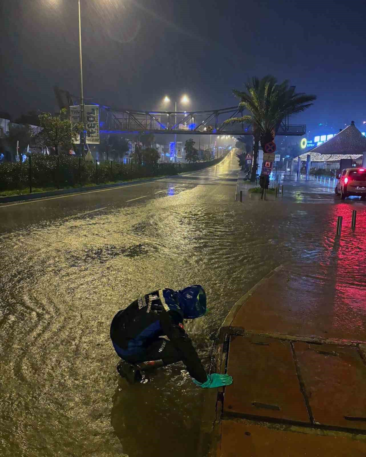 Meteoroloji Genel Müdürlüğü’nün sağanak ve gök gürültüsü sağanak yağış uyarısı
