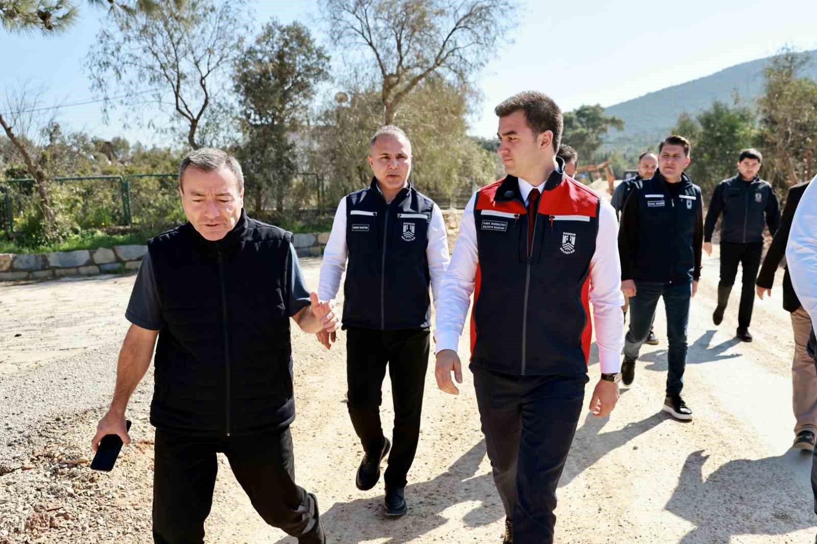 Bodrum Belediye Başkanı Tamer Mandalinci, Bodrum genelinde devam eden altyapı