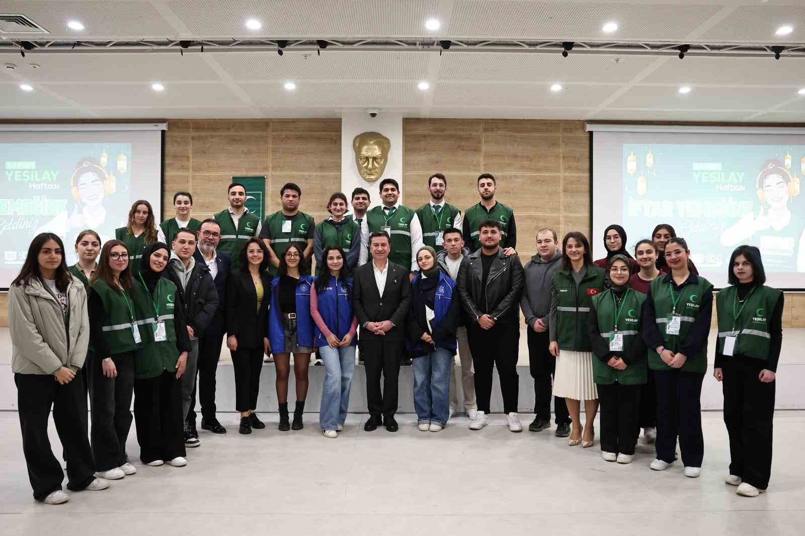 Muğla Büyükşehir Belediyesi ile Yeşilay’ın ortaklaşa düzenlediği iftar yemeği programı