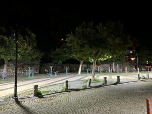 Bodrum Belediyesi ekipleri, ilçe genelinde gerçekleştirdiği iyileştirme ve yenileme çalışmalarına