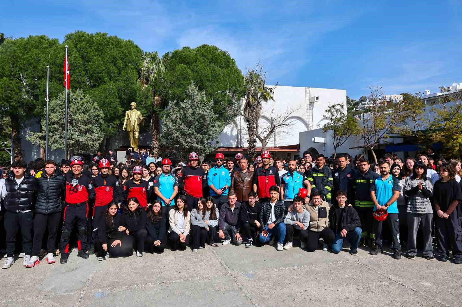 Muğla’nın Bodrum ilçesinde, 1-7 Mart Deprem Haftası kapsamında Kanuni Sultan