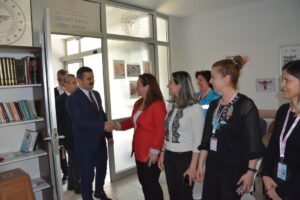 Muğla’nın Köyceğiz ilçesinde Kaymakam Mert Kumcu, ’14 Mart Tıp Bayramı’