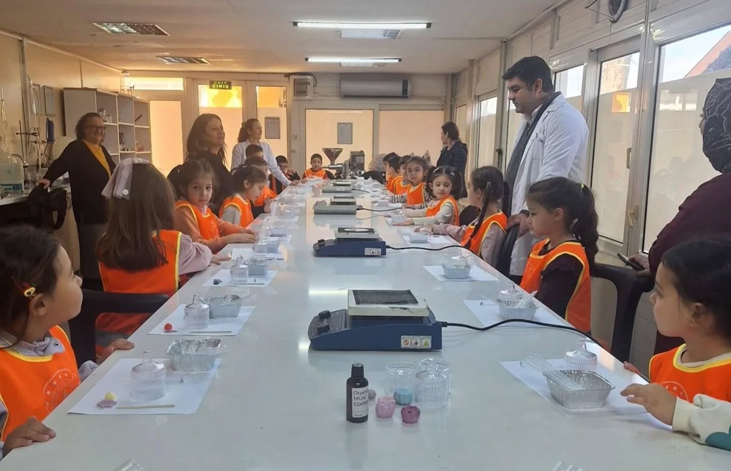 Köyceğiz Anaokulu’nun aile katılımı etkinlikleri kapsamında Muğla’nın Köyceğiz Meslek Yüksekokulu’nda