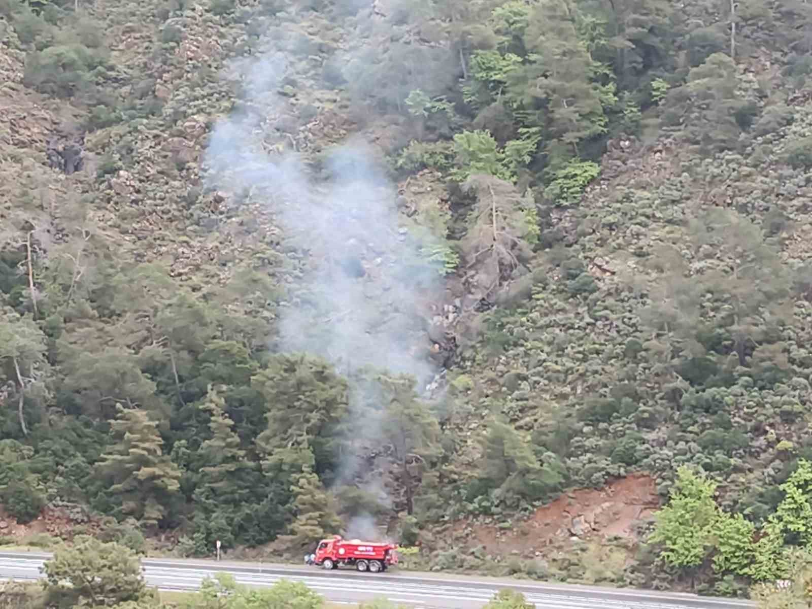 Muğla’nın Marmaris ilçesinde, Orman İşletme Müdürlüğü ekipleri, yaklaşan yangın sezonu