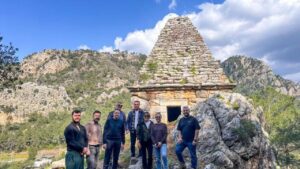 Muğla'nın Marmaris ilçesindeki 2 bin yıllık piramit tipli mezar yapısıyla