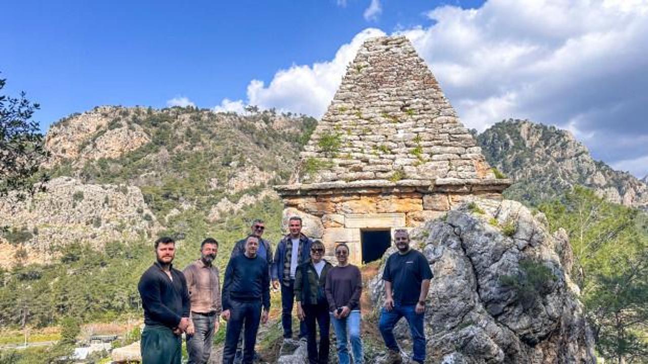 Muğla'nın Marmaris ilçesindeki 2 bin yıllık piramit tipli mezar yapısıyla