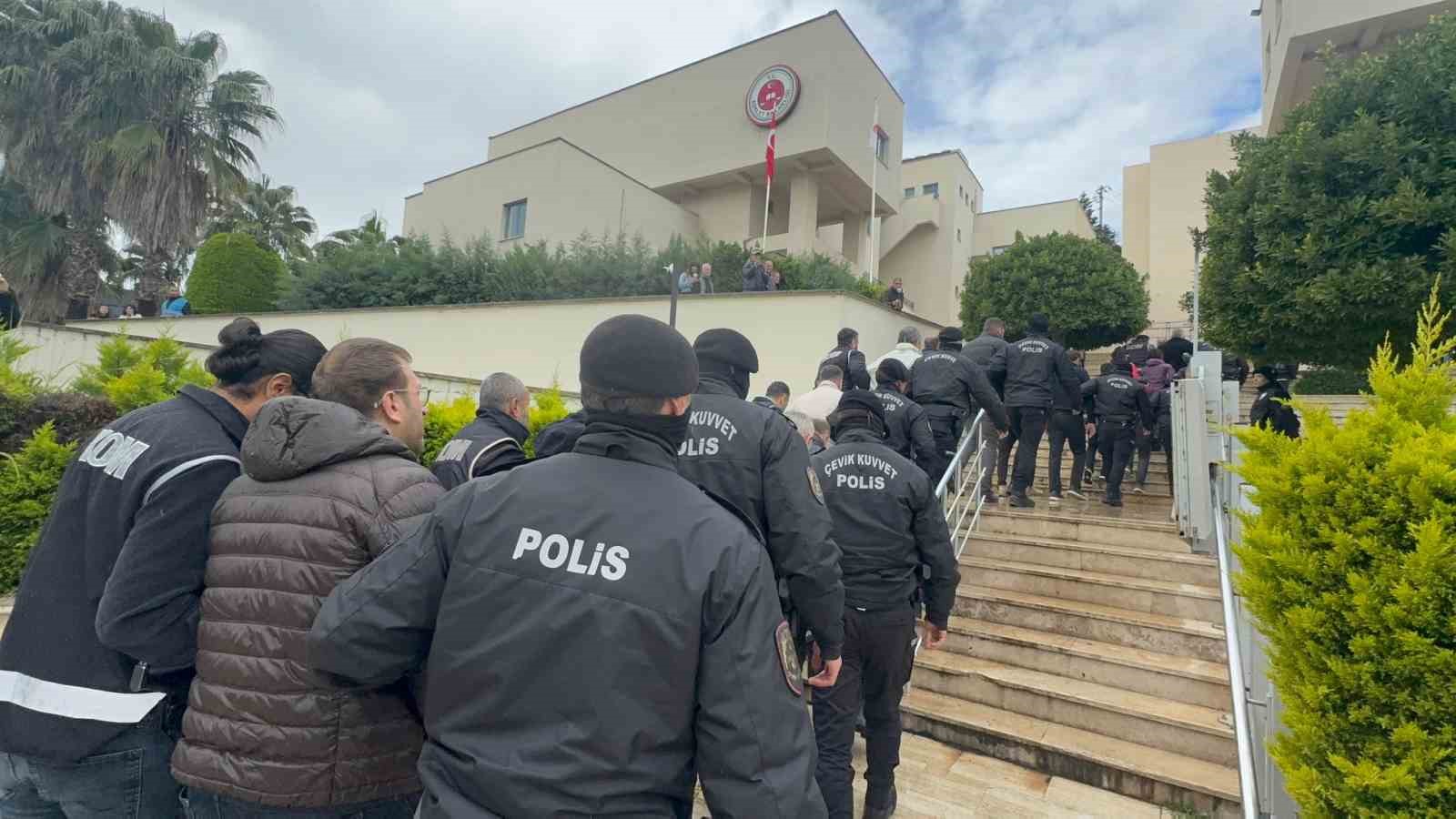 Marmaris Cumhuriyet Başsavcılığı tarafından Marmaris Belediyesi’ne yönelik düzenlenen operasyon kapsamında