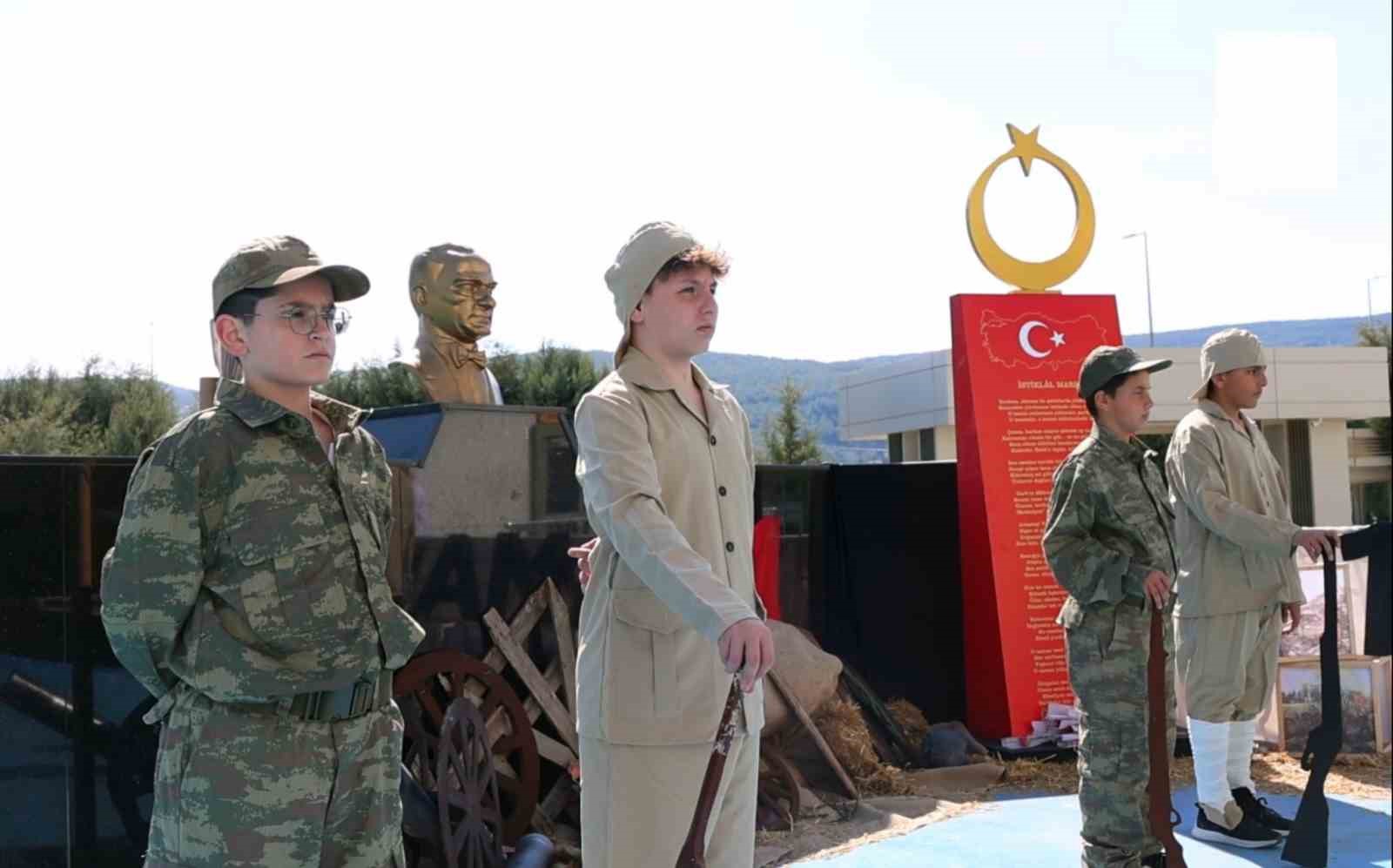 MTK Ortaokulu öğrencileri, 18 Mart Çanakkale Zaferi ve Şehitleri Anma