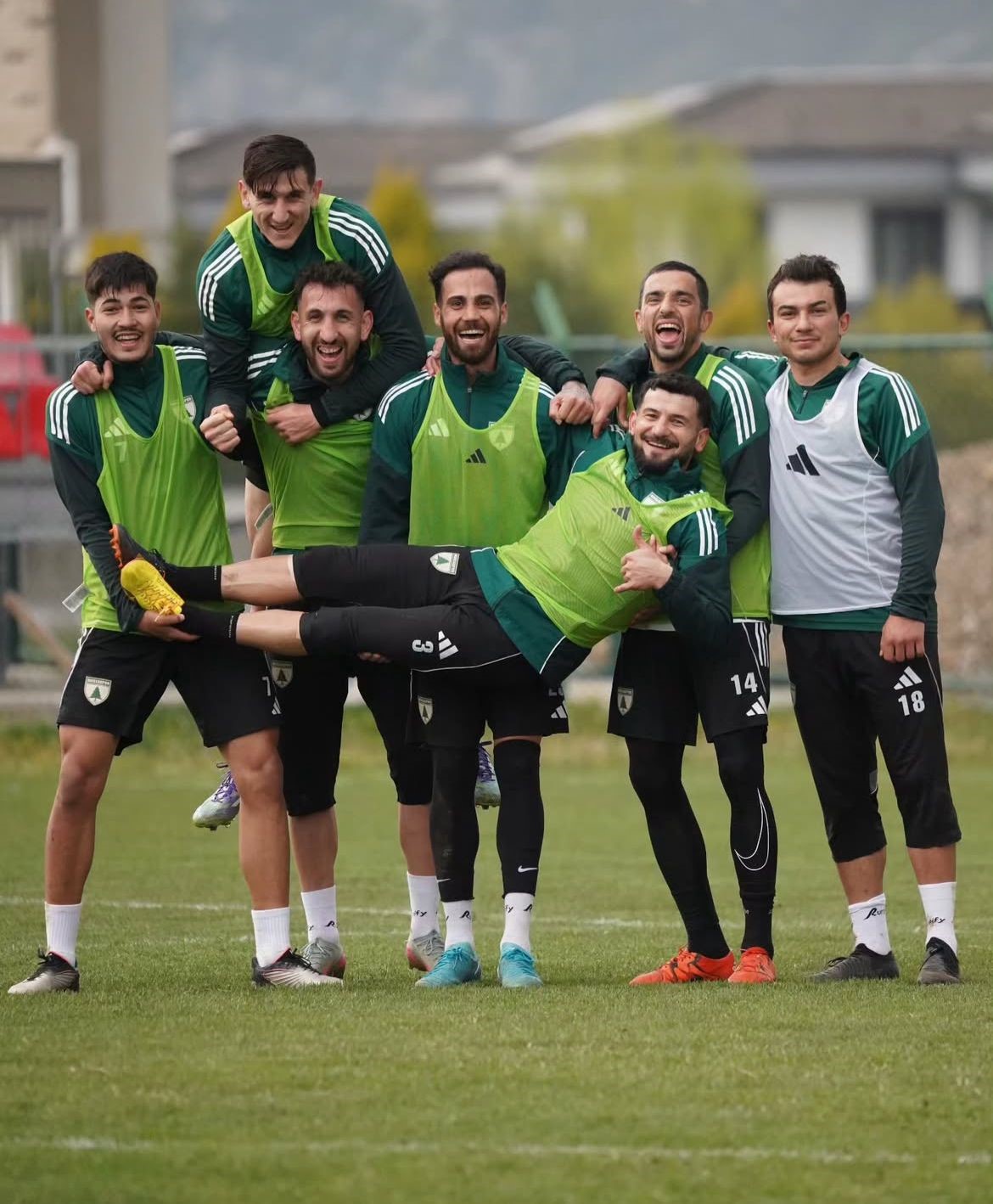 TFF 2. Lig Beyaz Grup’ta liderlik yarışını sürdüren Muğlaspor, Çarşamba