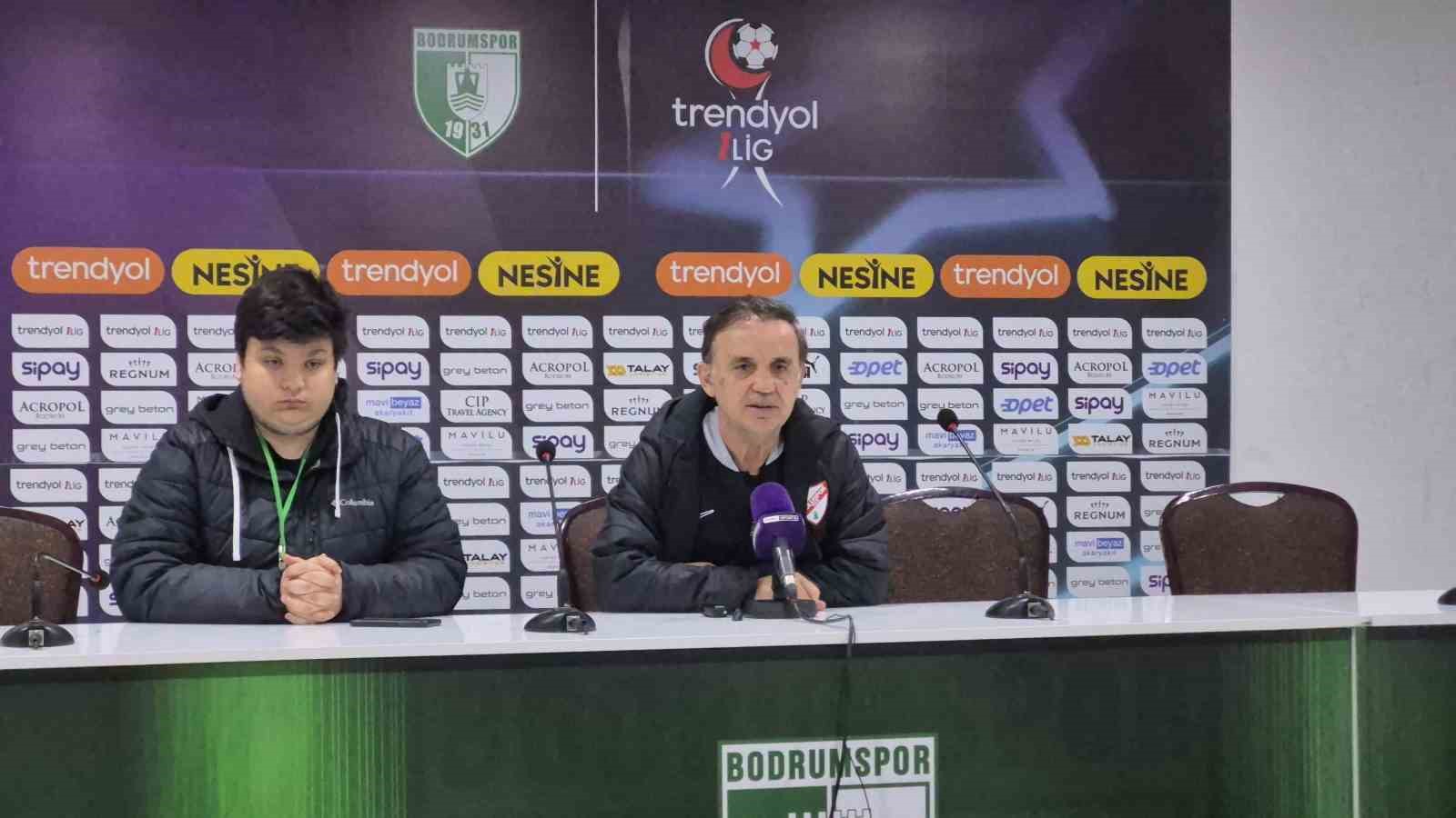 Boluspor Teknik Direktörü Suat Kaya, Bodrum FK maçında oyun disiplinini