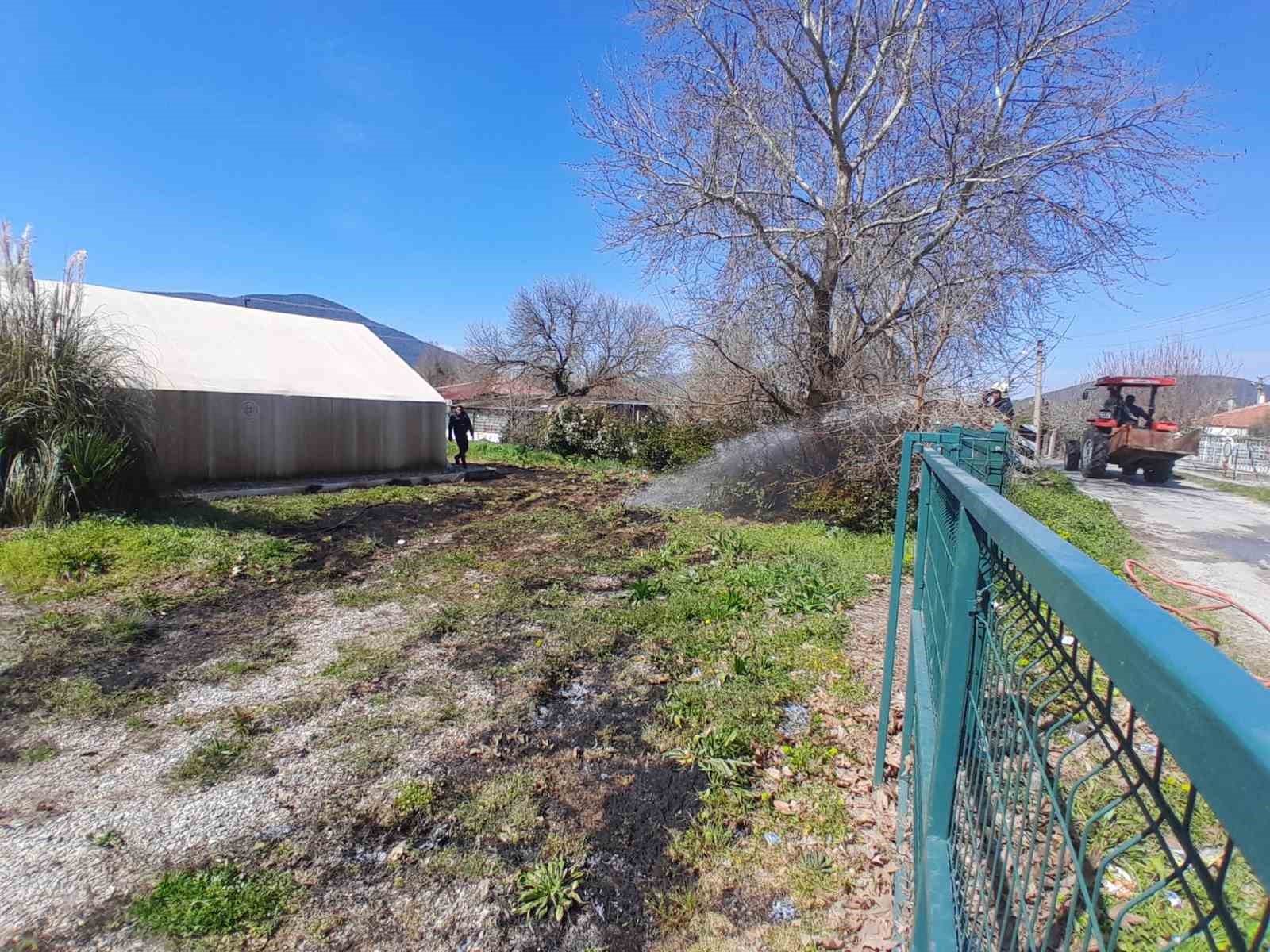 Muğla’nın Menteşe ilçesine bağlı Yeşilyurt Mahallesi Maşat mevkiinde arazide bulunan