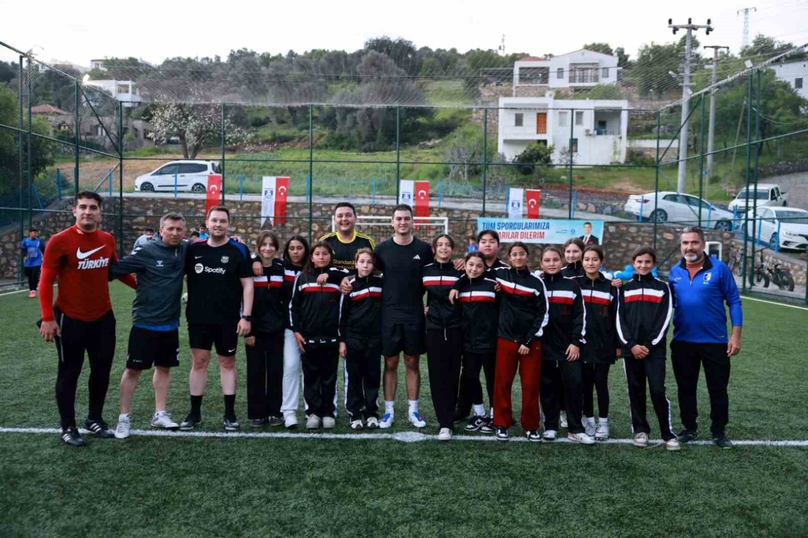 Bodrum Belediyesi tarafından, hayırseverlerin destekleriyle yapımı tamamlanan Çiftlik Halı Saha