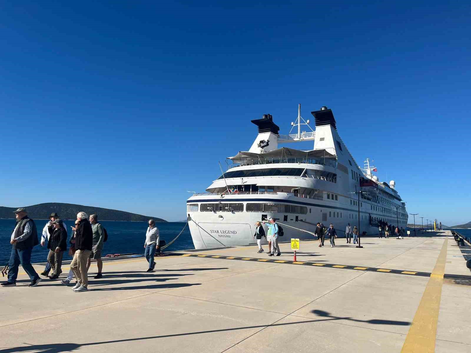 Star Legend isimli kruvaziyer, Muğla’nın Bodrum ilçesine yeniden geldi. Malta