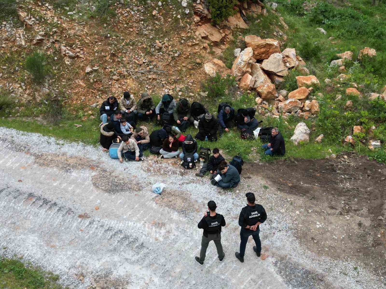 Muğla’nın Bodrum ilçesinde gerçekleştirilen operasyonda 6’sı çocuk 21 düzensiz göçmen