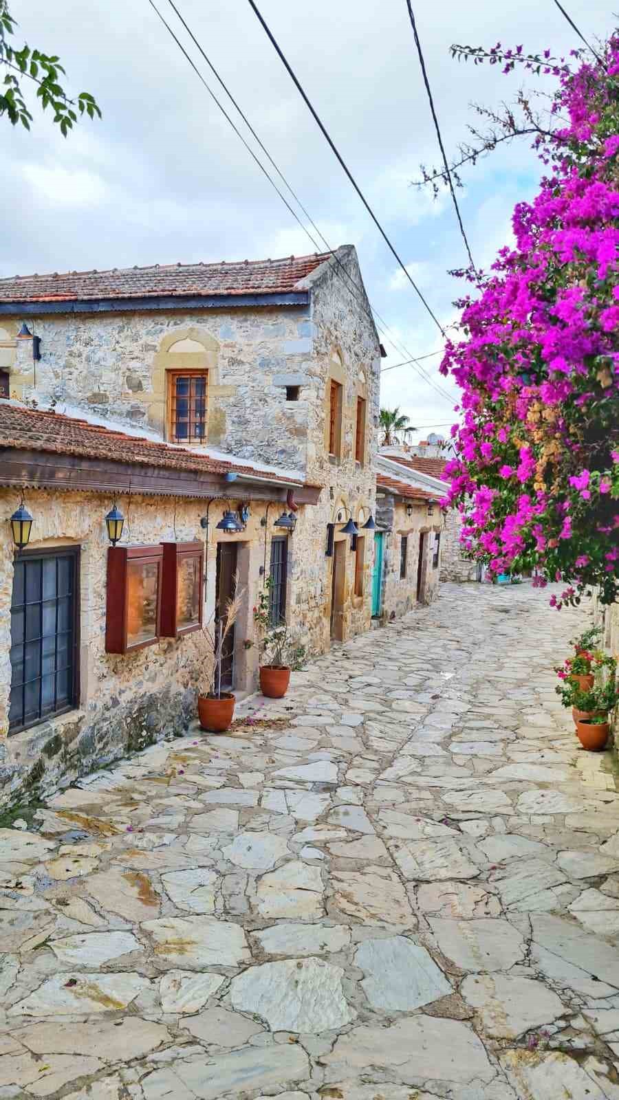 Muğla’nın Datça ilçesinde yer alan Eski Datça Mahallesi, Birleşmiş Milletler