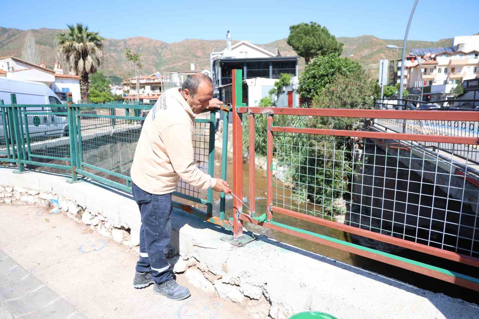 Marmaris Belediyesi, İçmeler Mahallesi Gezi Yolu Caddesi’nde vatandaşların güvenliğini artırmak