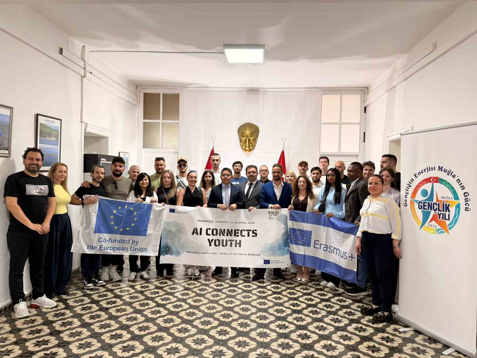 Marmaris’te Erasmus kapsamında yürütülen "AI Connects YOUth" projesi çerçevesinde ilçeye