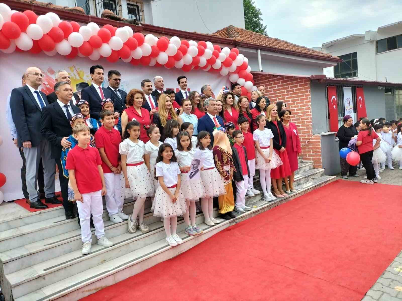 Muğla’nın Köyceğiz ilçesinde tüm yurtta olduğu gibi 23 Nisan Ulusal