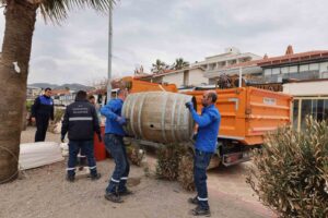 Marmaris Belediye Başkanı Acar Ünlü, Uzunyalı’da sezon öncesi incelemelerde bulunarak