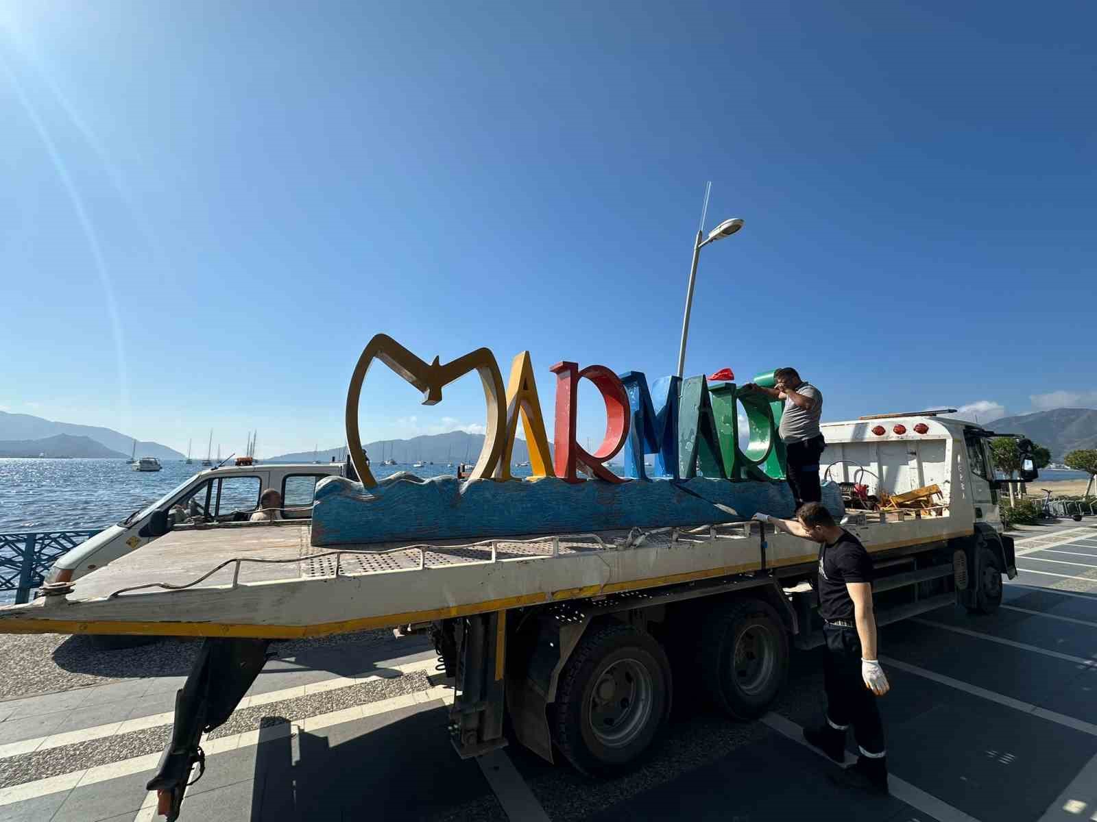Her yıl binlerce kişinin fotoğraf çektirdiği ‘Marmaris’ yazısı da yaza