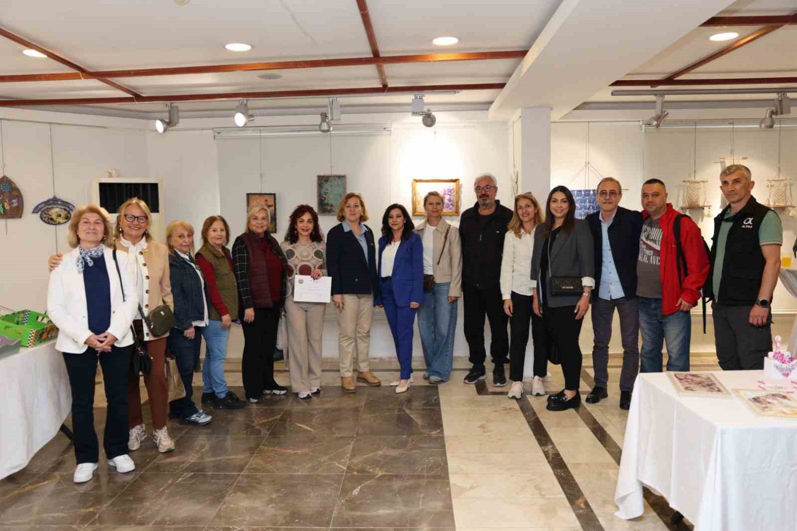 Marmaris Belediyesi Kültür ve Sanat Evi kursiyerlerinin yıl boyunca hazırladığı