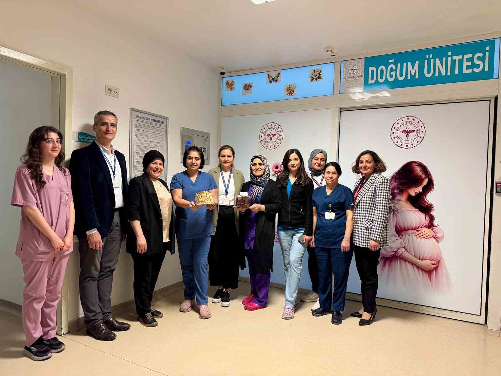 Muğla Eğitim ve Araştırma Hastanesi’nde, "Ebeler Haftası" dolayısıyla bir kutlama