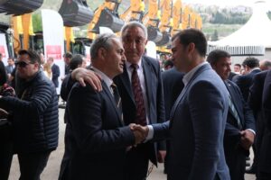 Türkiye Belediyeler Birliği (TBB) tarafından Ankara’da düzenlenen "Araç Teslim Töreni"nde,