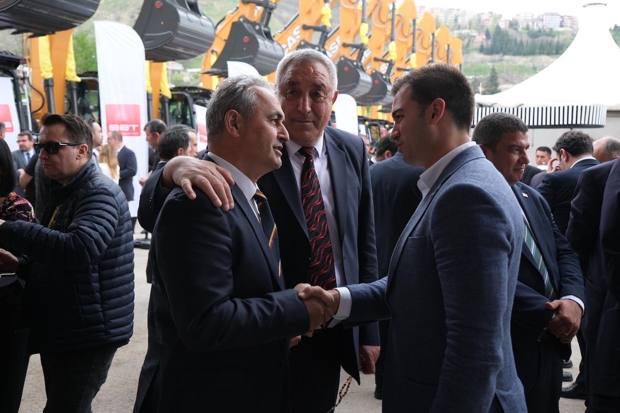 Türkiye Belediyeler Birliği (TBB) tarafından Ankara’da düzenlenen "Araç Teslim Töreni"nde,