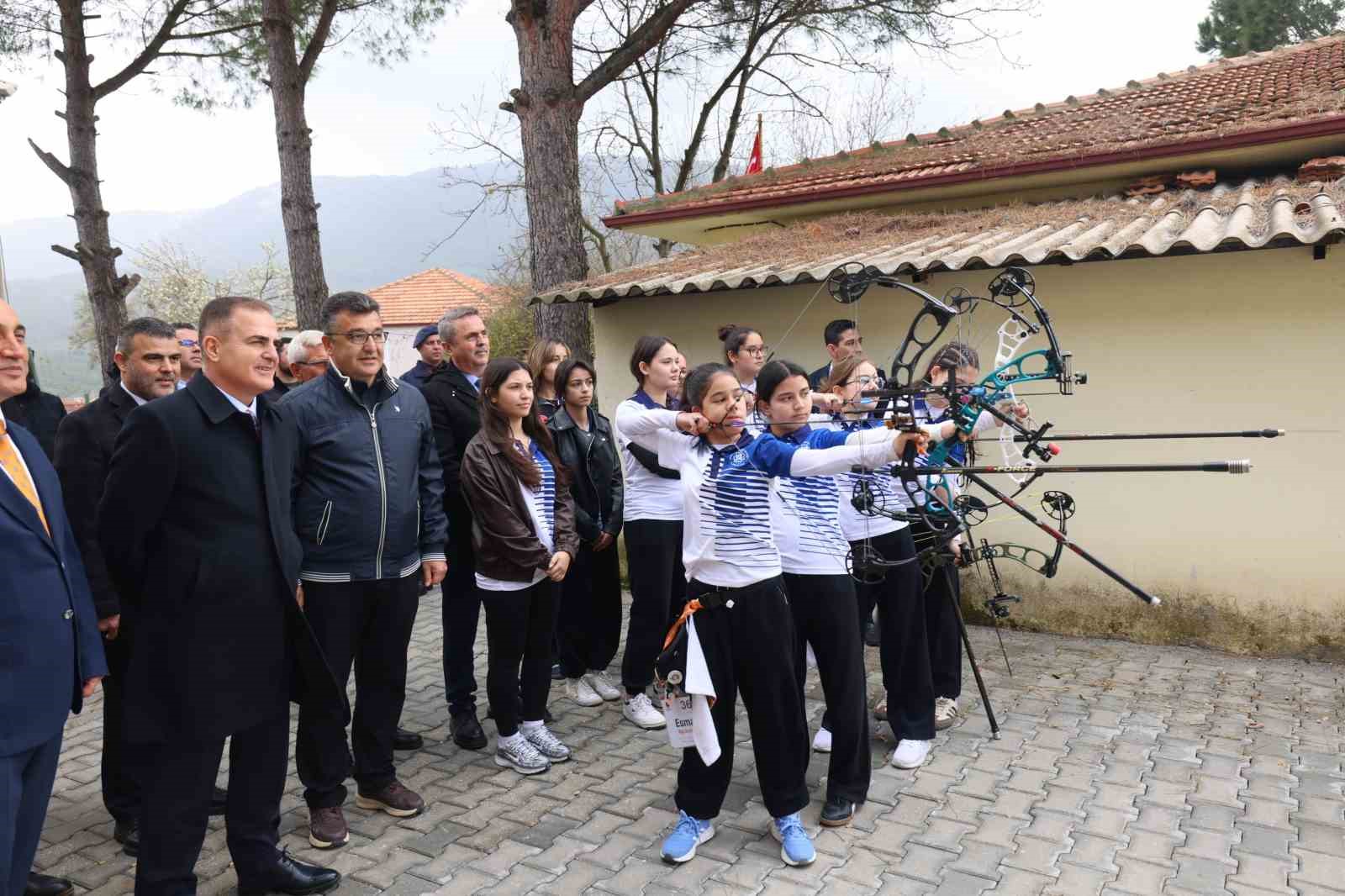 Muğla Valisi Dr. İdris Akbıyık, Yatağan Bencik’te bulunan Aile Sağlığı