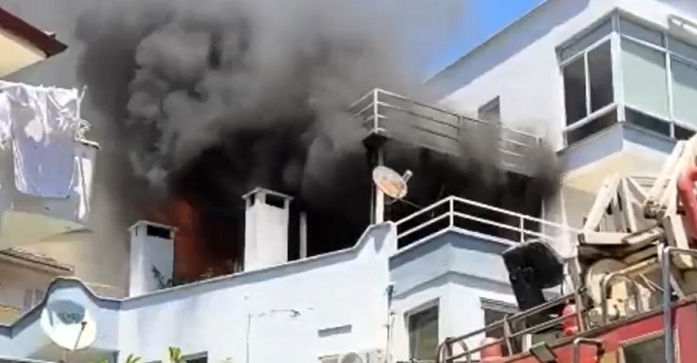 Muğla’nın Marmaris ilçesinde bir apartmanın balkonunda mangal hazırlığı sırasında patlayan