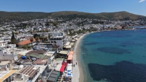 Bodrum Belediye Başkanı Tamer Mandalinci, son günlerde Kumbahçe Sahili’nde uygulanan