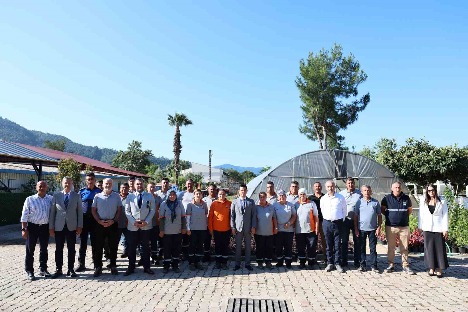 Marmaris Belediyesi’nde Kurban Bayramı öncesinde düzenlenen bayramlaşma programında Belediye Başkanı